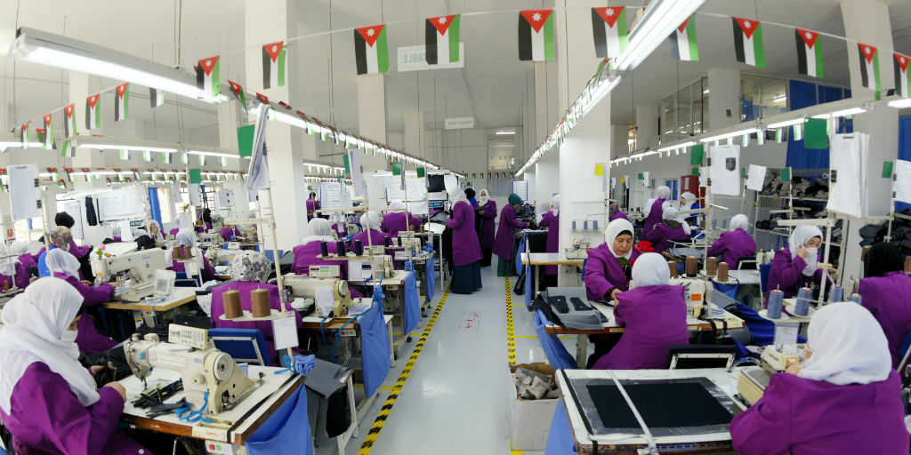 Raeda Abu Halawa is a Jordanian woman working as a mechanic in one of the satellite factories affiliated to the Better Work Jordan programme.