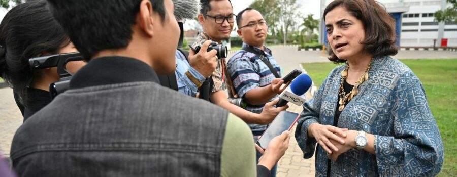 ILO-UN Indonesia – media visit  Experiencing working lives in Indonesia’s garment sector