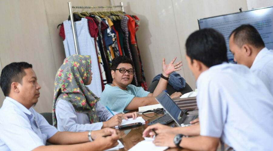 Tackling the Impact of COVID-19 Pandemic with Transparencies Between Employers and Workers