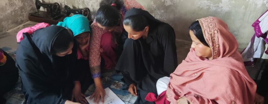 Helping Women Workers Manage Cultural and Professional Barriers in Pakistan